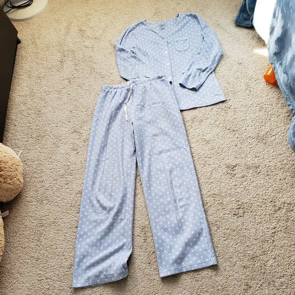 croft & barrow Other - Light blue holiday cozy pajamas.